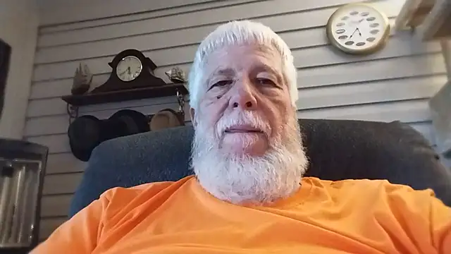 Snapshot of Futura_intx chatting on June 4, 10:38 pm Futura intx online show from June 4, 10:38 pm
