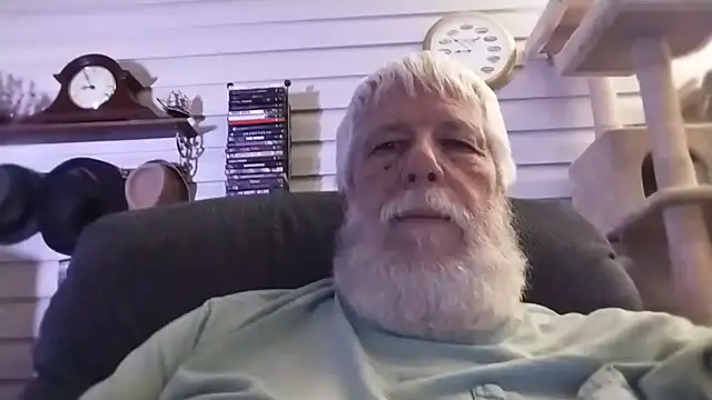 Snapshot of Futura_intx chatting on July 8, 1:54 am Futura intx online show from July 8, 1:54 am