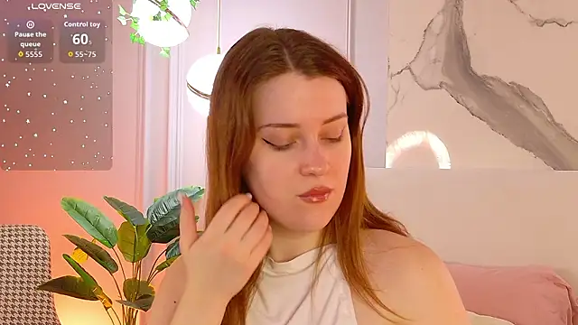 Snapshot of EllieGarson chatting on February 9, 5:06 pm EllieGarson online show from February 9, 5:06 pm