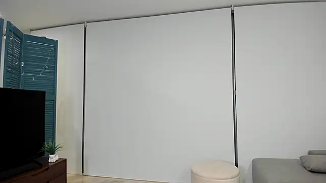 Lularose6 online show from March 4, 5:00 am