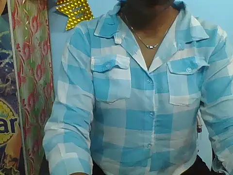 Snapshot of Barbie_183 chatting on February 21, 5:52 am Barbie 183 online show from February 21, 5:52 am