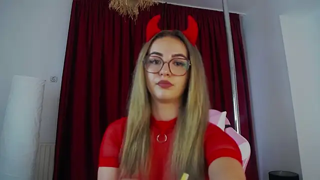 Ariel Quinn online show from September 14, 4:00 am