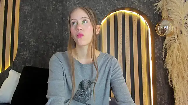 sara  jones gh online show from February 2, 7:04 pm