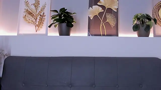 Snapshot of sara__jones_gh chatting on February 25, 6:17 pm sara jones gh online show from February 25, 6:17 pm