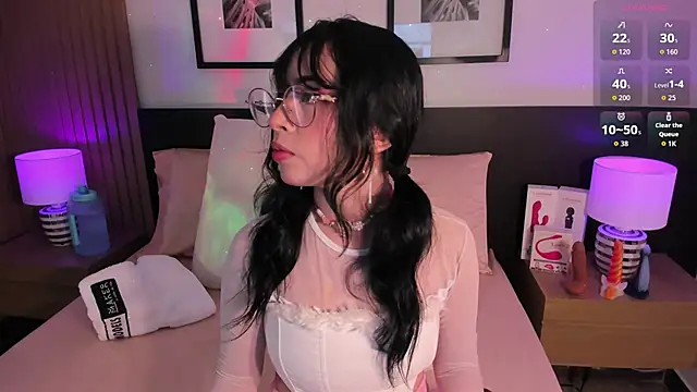 Snapshot of vi_anaya chatting on November 12, 11:43 am vi anaya online show from November 12, 11:43 am