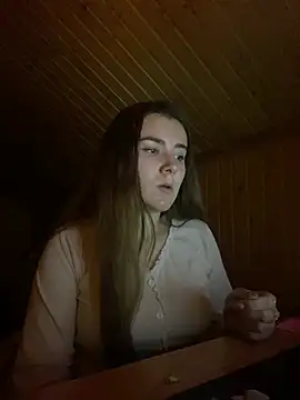 mewKate online show from February 5, 6:37 pm