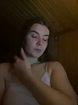 mewKate online show from March 4, 8:16 pm