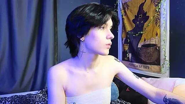 Hyeon Jin online show from February 6, 8:34 pm