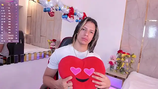 Snapshot of TylerBloom chatting on December 22, 1:52 pm TylerBloom online show from December 22, 1:52 pm