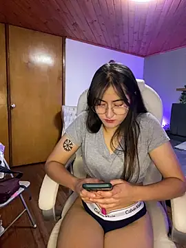 Camila pinkk online show from January 12, 1:27 pm