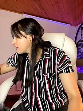 Snapshot of Camila_pinkk chatting on October 23, 3:33 pm Camila pinkk online show from October 23, 3:33 pm