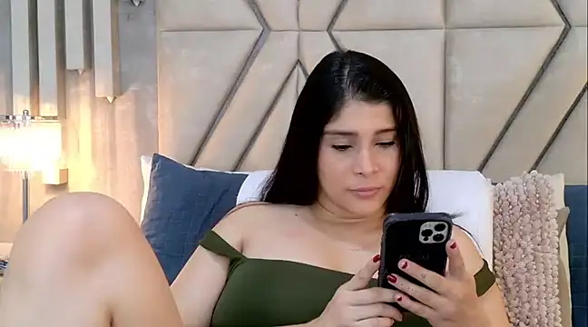 MilaRux online show from February 4, 4:29 pm