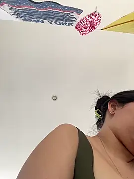 MilaRux online show from March 15, 4:10 pm