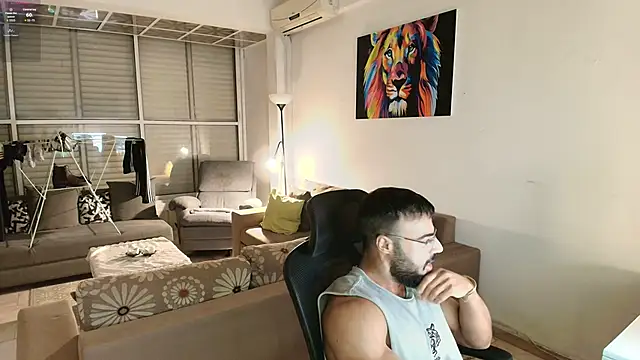 Snapshot of todddantes25 chatting on February 8, 3:43 am todddantes25 online show from February 8, 3:43 am