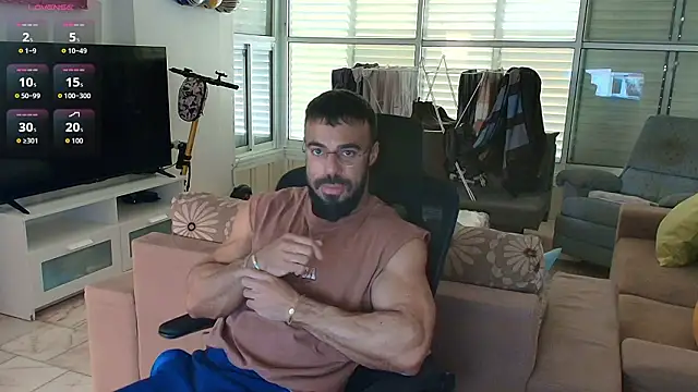 Snapshot of todddantes25 chatting on February 21, 7:20 am todddantes25 online show from February 21, 7:20 am