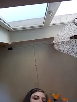 Lauren Amabel online show from March 13, 8:10 am