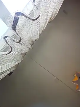 Lauren Amabel online show from April 21, 10:10 am