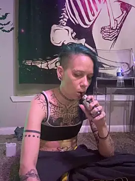 trashbrat online show from October 25, 10:23 am