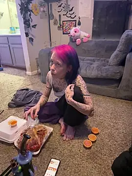 trashbrat online show from March 25, 1:55 am