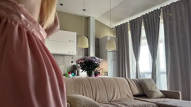 Snapshot of Shyrubate chatting on November 8, 10:26 am Shyrubate online show from November 8, 10:26 am