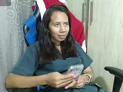 Danielagomez33 online show from June 21, 12:46 am