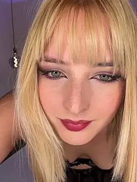 Blue Angell online show from December 3, 11:58 pm