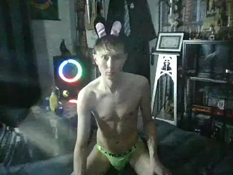 Slytherin-Boy009 online show from January 12, 8:36 pm