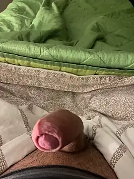 Snapshot of bigcock430 chatting on October 21, 8:37 am bigcock430 online show from October 21, 8:37 am