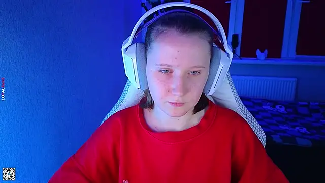 Snapshot of mon_lola chatting on October 14, 3:24 pm mon lola online show from October 14, 3:24 pm