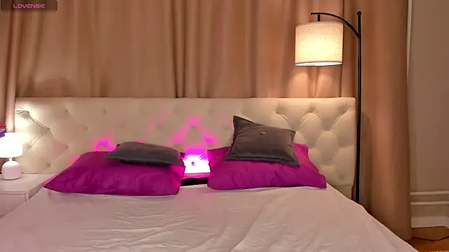 passi lover online show from March 7, 1:35 am