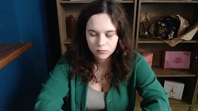 Snapshot of mini_girly chatting on October 13, 12:38 pm mini girly online show from October 13, 12:38 pm