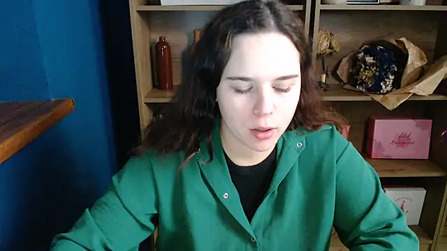 Snapshot of mini_girly chatting on October 15, 7:52 am mini girly online show from October 15, 7:52 am