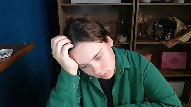 Snapshot of mini_girly chatting on October 19, 3:34 pm mini girly online show from October 19, 3:34 pm