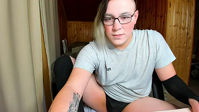 Snapshot of ScanDarky chatting on March 3, 3:52 am ScanDarky online show from March 3, 3:52 am