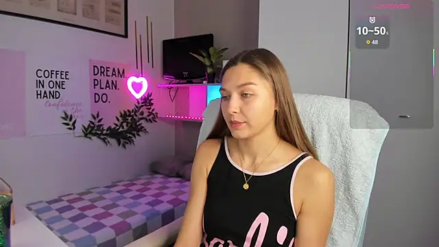 Snapshot of SofiaLolipop chatting on November 28, 7:33 am SofiaLolipop online show from November 28, 7:33 am