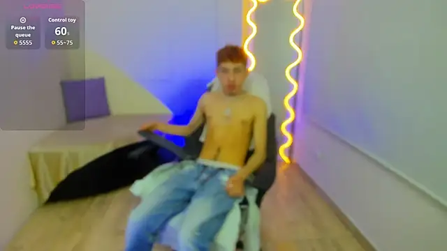 Snapshot of Axel_tay chatting on October 17, 3:31 am Axel tay online show from October 17, 3:31 am