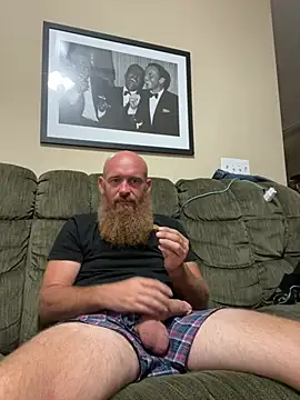 Snapshot of 32XRedBeard chatting on July 9, 9:41 pm 32XRedBeard online show from July 9, 9:41 pm