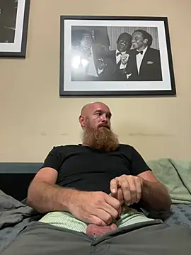 Snapshot of 32XRedBeard chatting on July 13, 12:52 pm 32XRedBeard online show from July 13, 12:52 pm