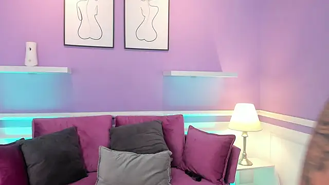 Snapshot of Emma_Walkerr_ chatting on February 3, 10:11 pm Emma Walkerr online show from February 3, 10:11 pm