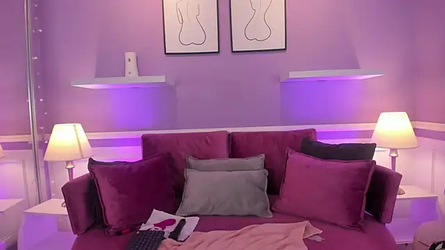 Snapshot of Emma_Walkerr_ chatting on February 7, 10:09 pm Emma Walkerr online show from February 7, 10:09 pm