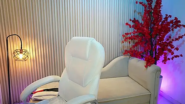 Snapshot of Emma_Walkerr_ chatting on October 3, 7:00 pm Emma Walkerr online show from October 3, 7:00 pm