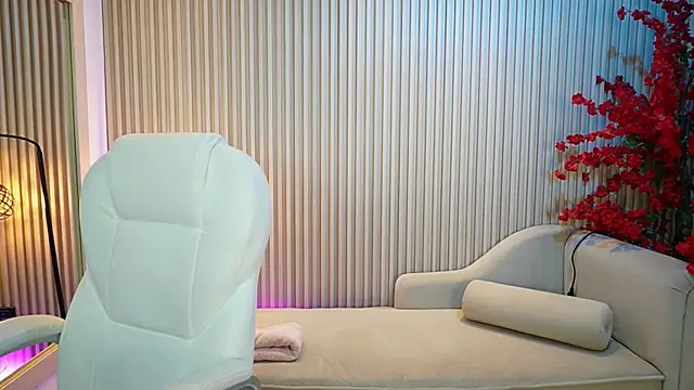 Snapshot of Emma_Walkerr_ chatting on October 8, 7:11 pm Emma Walkerr online show from October 8, 7:11 pm