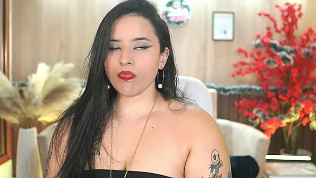 Emma Walkerr  online show from December 22, 7:00 pm