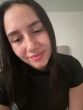 Snapshot of Jullya_x chatting on July 15, 10:26 pm Jullya x online show from July 15, 10:26 pm
