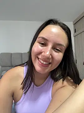 Snapshot of Jullya_x chatting on July 16, 9:32 pm Jullya x online show from July 16, 9:32 pm