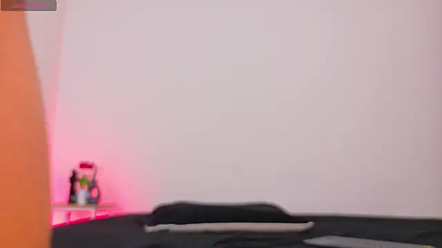 cristal antoni online show from March 4, 9:04 am