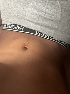 Snapshot of mdnn77 chatting on February 20, 2:24 pm mdnn77 online show from February 20, 2:24 pm