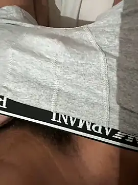 Snapshot of mdnn77 chatting on February 20, 5:29 pm mdnn77 online show from February 20, 5:29 pm