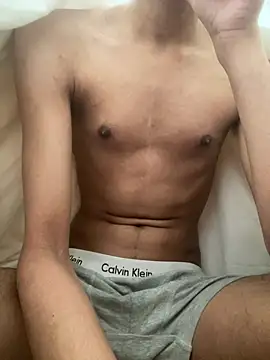 Snapshot of mdnn77 chatting on March 5, 3:51 pm mdnn77 online show from March 5, 3:51 pm