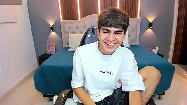 Tommy18   online show from November 27, 3:41 am